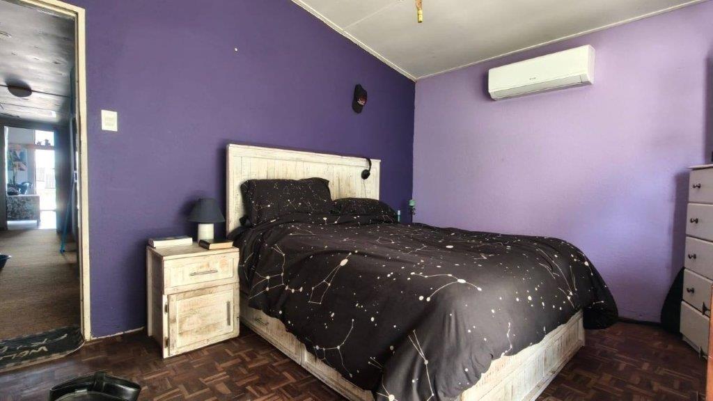 12. main bed