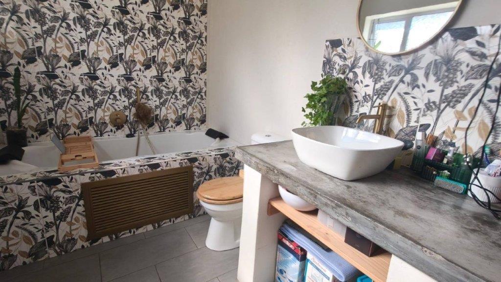 13. main en suite