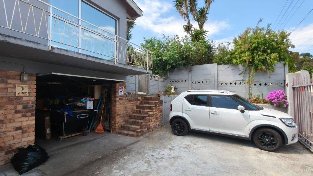 25. garage parking