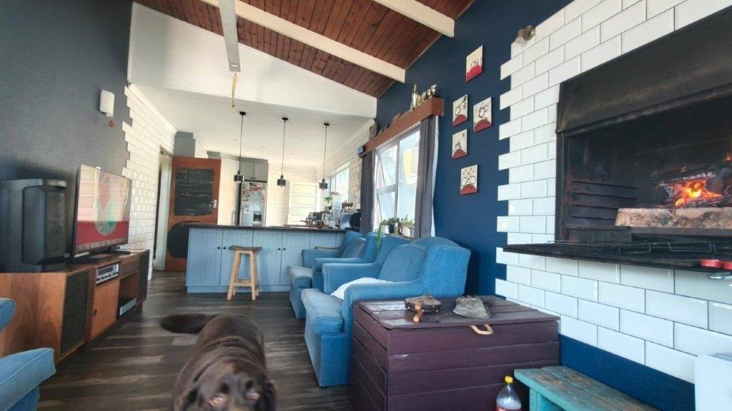 7. lounge kitchen